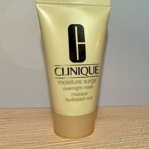 Clinique Moisture Surge Overnight Mask